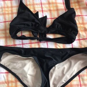 Black bikini